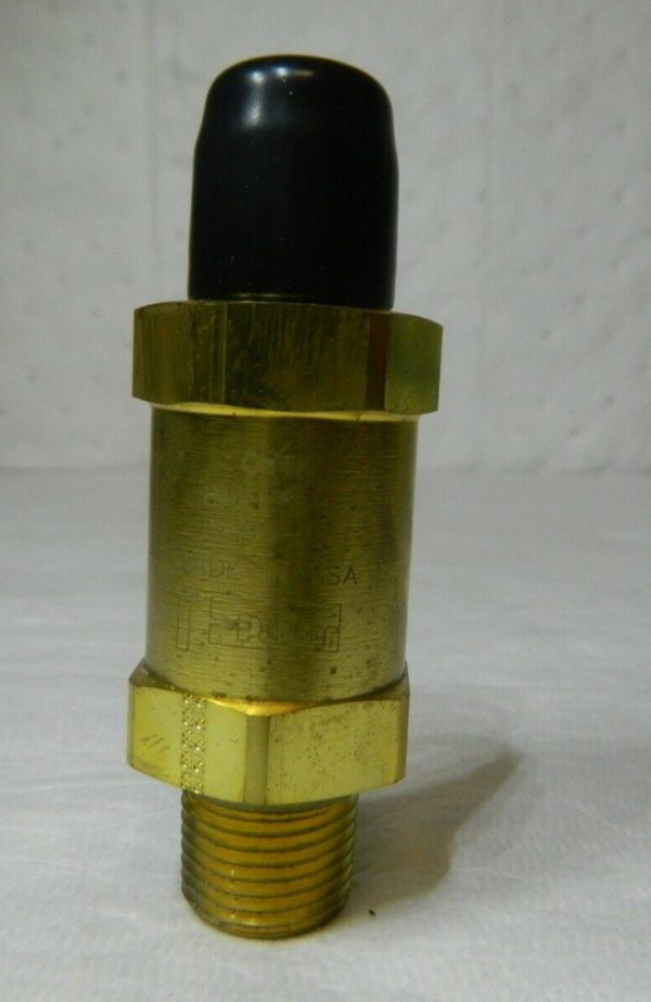 Parker 1/2" MNPT x MNPT 3000psi Brass Viton Instrumentation Filter 8M-F8L-1-BN-B