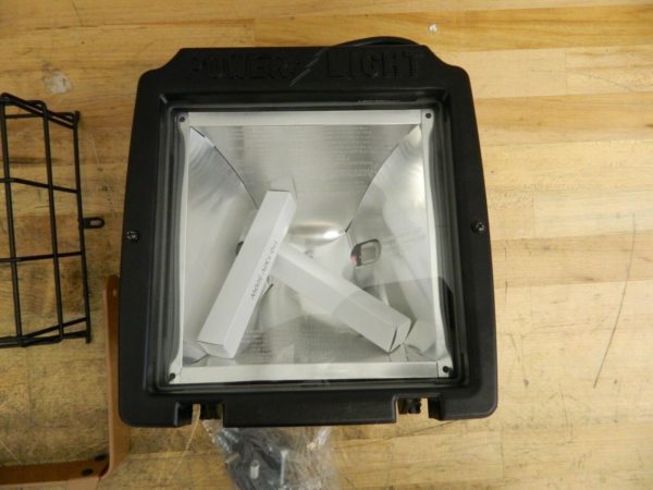 Southwire Halogen Brown Dock Light Articulated Wall Mounted L41HDSW
