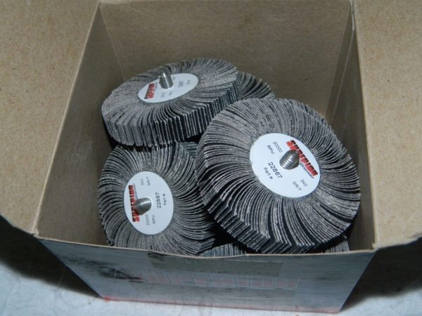 Superior Abrasives Mounted Flap Wheel 2000 RPM 240 Grit 3x1/2x1/4 Qty 10 22867