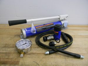 WorkSmart 10 Ton Manual Hydraulic Pump and Cylinder Set WS-MH-HPC1-006