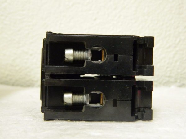 Eaton Circuit Breaker 15 Amp 120/240 VAC 2 Pole Plug In Type BR BR215