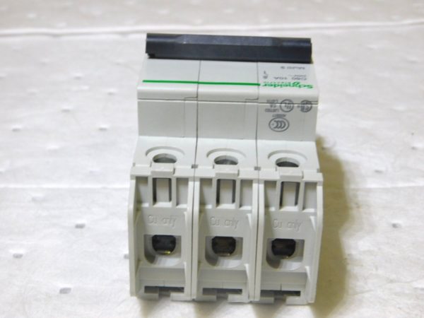 Schneider Electric Miniature Circuit Breaker Multi 9 Range C60 UL489 3P 60177