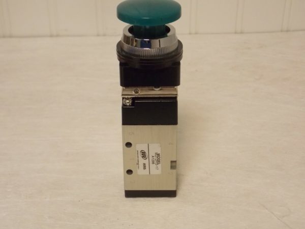 ARO Manual Mechanical Actuator Type: Palm Button/Spring M212HS-17