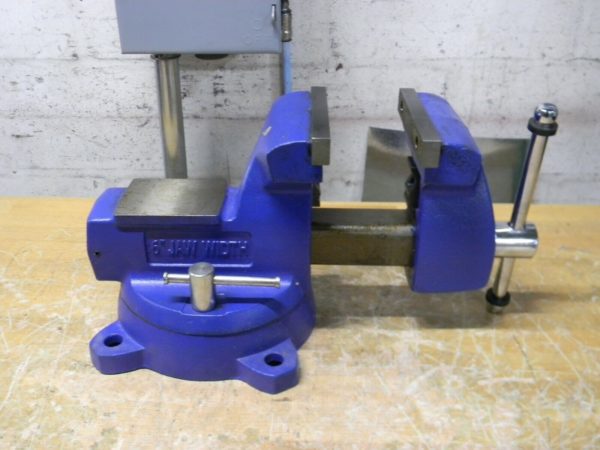 Gibraltar Combination Bench Vise w/ Swivel Base & Pipe Jaws 6" Jaw Width