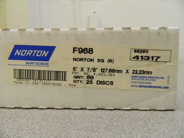 Norton 5" Diam 7/8" Hole 60 Grit Fiber Disc 25Pk 66261141317