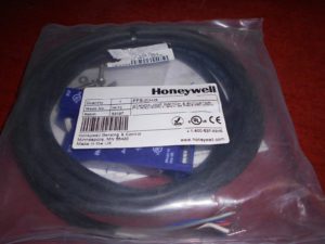 Honeywell Safety Switch and Actuator FF Series 2NC DC 3M Pre-wired FFS-20-03