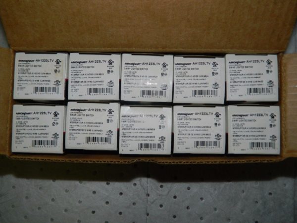 Cooper Toggle Wall Light Switch 3 Pole 120 to 277 VAC 20A 10 Pack AH1223LTV