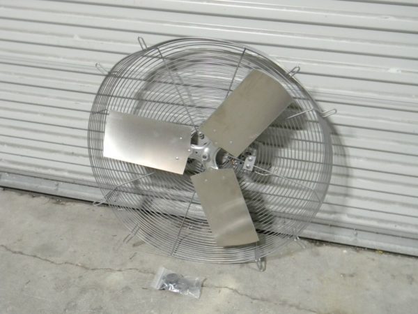 TPI 30" Commercial Direct Drive Exhaust Fan 2-Speed 1/4 HP 120v CE 30-DS Damaged