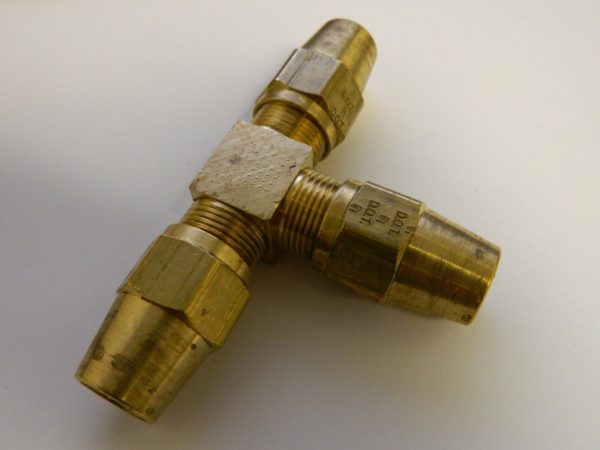 Parker 1/2" Tube OD Brass Compression Tube Union Tee QTY 2 264AB-8