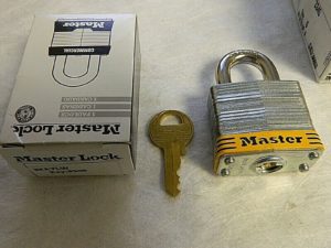 Master Lock Keyed Alike Lockout Padlock 3/4" Shackle Clearance QTY 6.3KAYLW