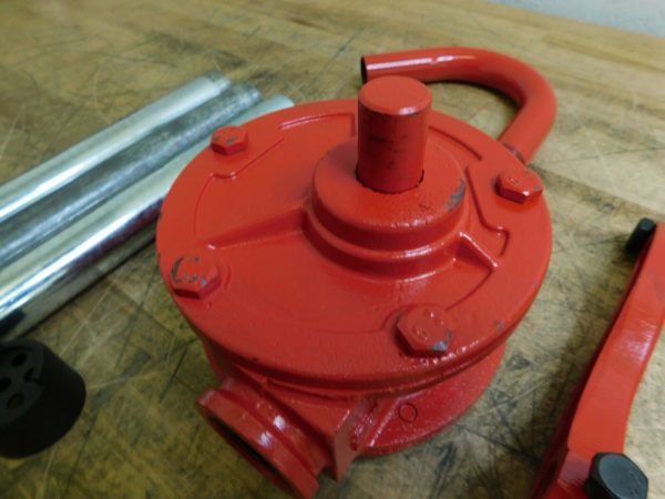 Pro-Grade Cast Iron Hand Operated Siphon Pump 1″ Outlet WS-PU-ROTA1-1