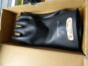 HoneyWell Class 00, Size XL (10), 11″ Long, Rubber Lineman's Glove