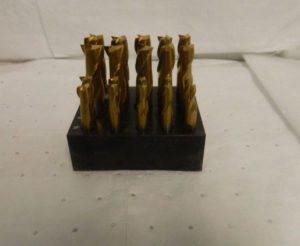 Pro 3/16" to 3/4″ 2 and 4 Flute 20 Piece Square End Mill Set 320-0000