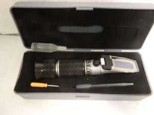 Extech Brix Refractometer 0 to 32 Percent Sucrose RF15