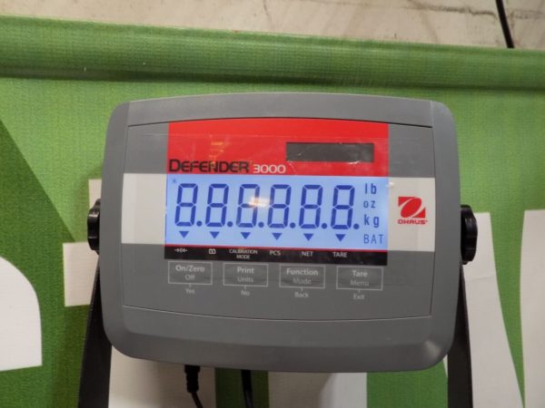 Ohaus Defender Series Bench Scale 300 lb Capacity D31P150BX Damaged