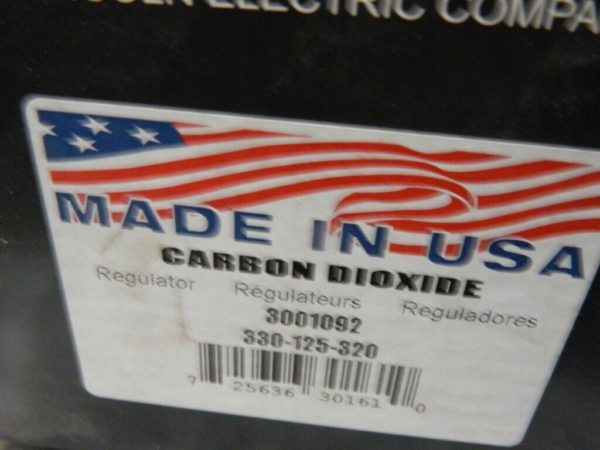 HARRIS 320 CGA Inlet Conn Male 125 Max psi Carbon Dioxide Welding regulator