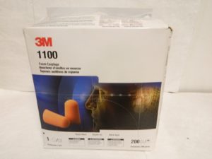 3M Pack of 200 Disposable Uncorded 29 dB Taper End Earplugs Orange 1100