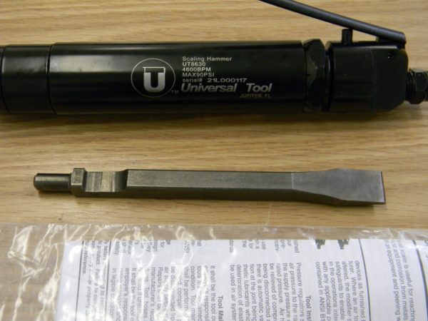 UNIVERSAL TOOL Pneumatic Scaling Hammer 4,600 BPM, 1-1/8 Inch Long Stroke UT8630
