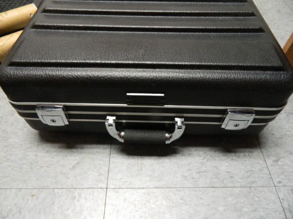 PLATT 19″ Long x 14″ Wide x 7″ High Clamshell Hard Case 926T-CB case only