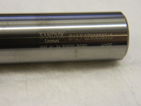 SANDVIK COROMANT 1/2″ Diam 3FL Solid Carbide 0.06″Corner Radius End Mill 8037404