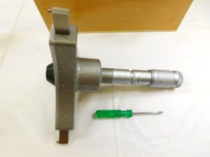 SPI Mechanical Inside Hole Micrometer 8" to 9" Range 5.51" Gage Depth 10-757-3