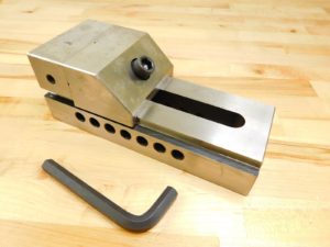 INTERSTATE Toolmaker's Vise 3-15/16" Jaw Width 5"Jaw Opening Capacity 201701067