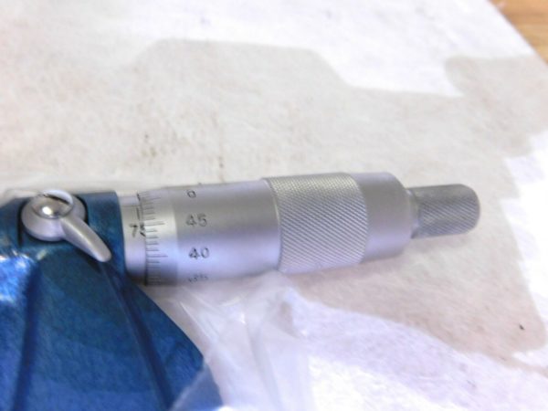 Professional Mechanical Outside Micrometer 175mm-200mm Range 0.01mm Resolution