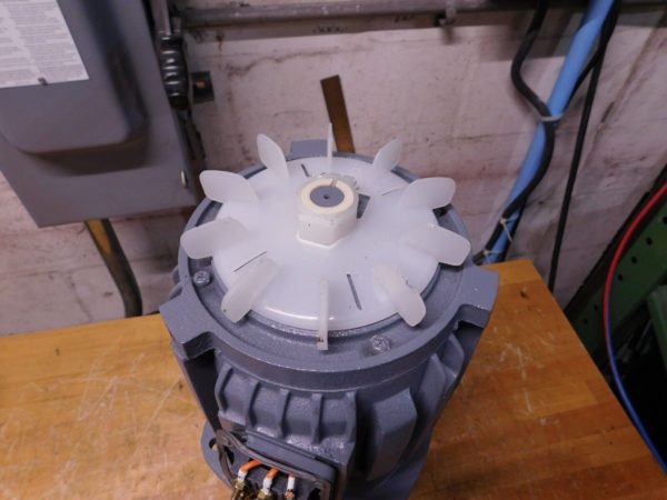 Graymills 1 HP Cast Iron Immersion Recirculation Pump 230/460V IMV100-F DAMAGED