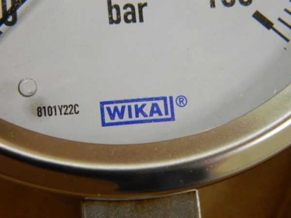 WIKA Pressure Gauge: 4″ Dial, 1/4″ Thread, BSPP, Lower Mount 52821152