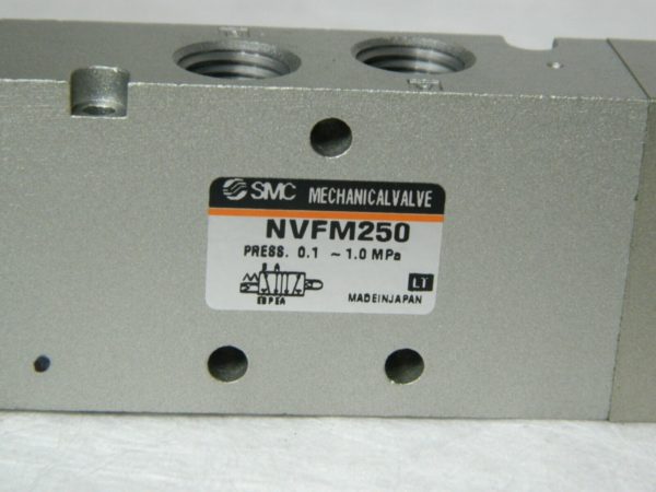 SMC PNEUMATICS 1.00 CV Rate, 1/4" NPT Inlet Mechanical Valve