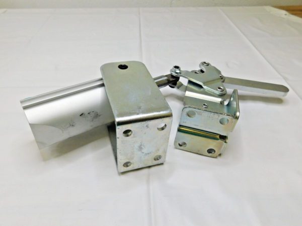 DESTACO Pneumatic Hold Down Toggle Clamp 827-S