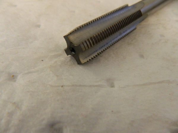 5/8-18 4 Fl Small Shank Straight Flute Plug ExtensionTap 44956