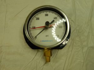 Pressure Gauge: 4 –1/2 " Dial, 600 psi, 1/4 " Thread, NPT, Lower Mount WS-PE-309
