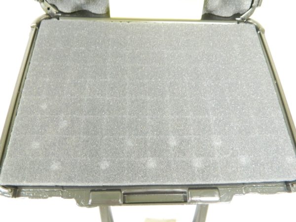 PLATT Clamshell Hard Case: Cubed Foam, 13-1/2″ Wide, 5.5″ Deep, 5-1/2″ High 407