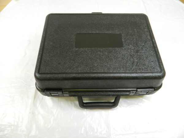 PLATT Clamshell Hard Case: Cubed Foam, 13-1/2″ Wide, 5.5″ Deep, 5-1/2″ High 407