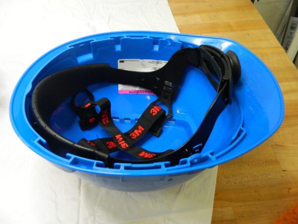3M lot of 20 HARD HAT WITH UVICATOR VENTED BLUE 4-POINT RATCHET SUSPENSION