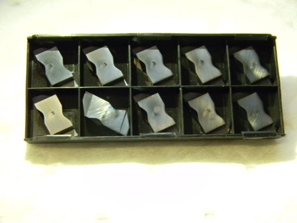 Horizon Right Hand Carbide Inserts HR 3031R Grade 323F box of 10 127280