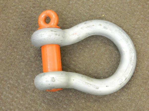 CM 2" CARBON ANCHOR SHACKLE, SCREW PIN TYPE 35 Ton M658G