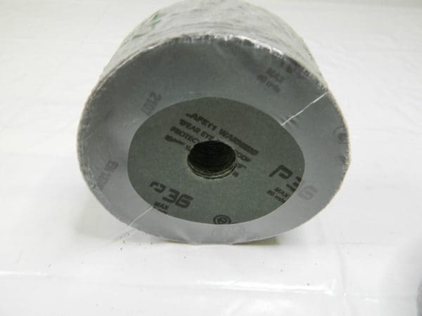 TRU-MAXX AO Fiber Disc: 4-1/2″ Disc Dia, 7/8″ Hole, 36 Grit Qty 50 04010732