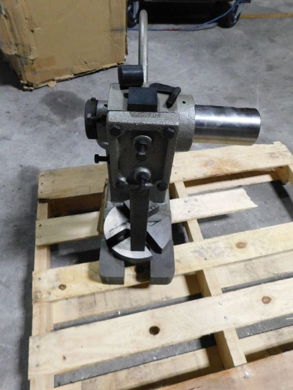 VALUE COLLECTION Pneumatic Arbor Press 3 Ton INCOMPLETE 805-1030