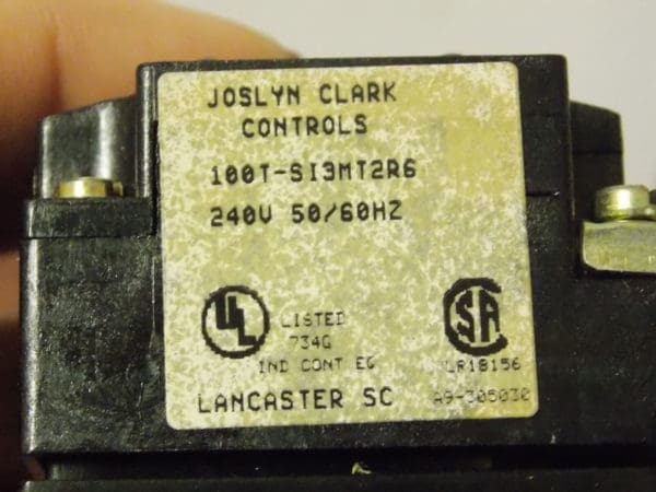 Joslyn Clark Machine Selector Switch 240-600 VAC Red 3 Position #100T-S13MT2R6