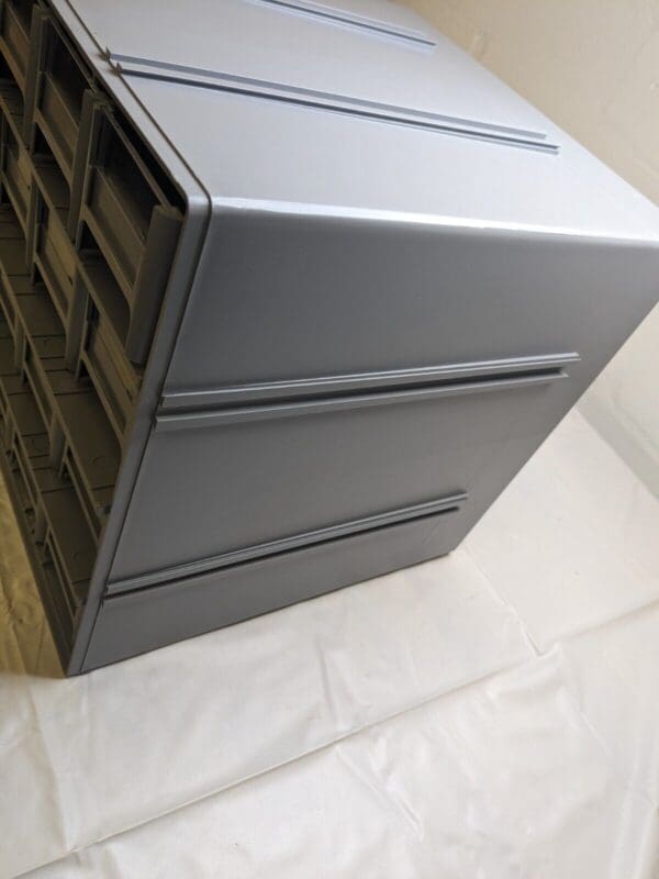 QUANTUM STORAGE 16 Bin Interlocking Storage Cabinets QIC-161GY