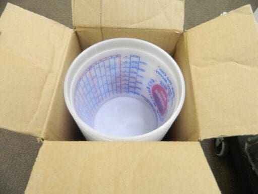 E-Z MIX Plastic Mixing Cups (1 Quart)