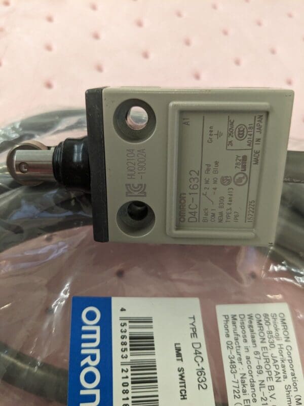 OMRON INDUSTRIAL AUTOMATION D4C-1632