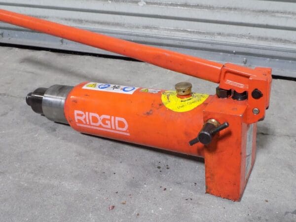 Ridgid Tip-Up Wing Manual Hydraulic Bender 0.375" to 3" Capacity 36523 Used