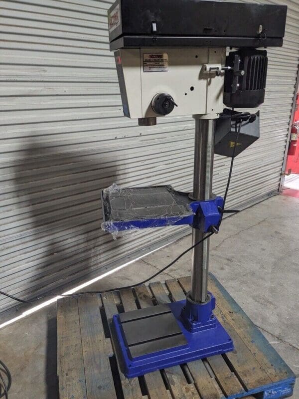 Vectrax Floor Drill Press: 20″ Swing 1 hp 115 V 1 Phase PARTS OR REPAIR RF-19V