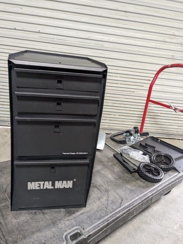 Metal Man Welding Cabinet: Shelf Metal DWC1