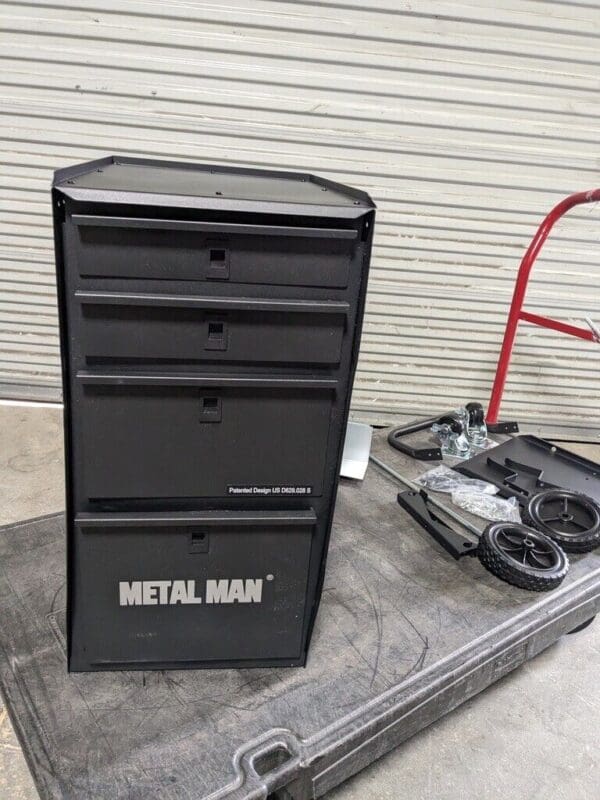 Metal Man Welding Cabinet: Shelf Metal DWC1