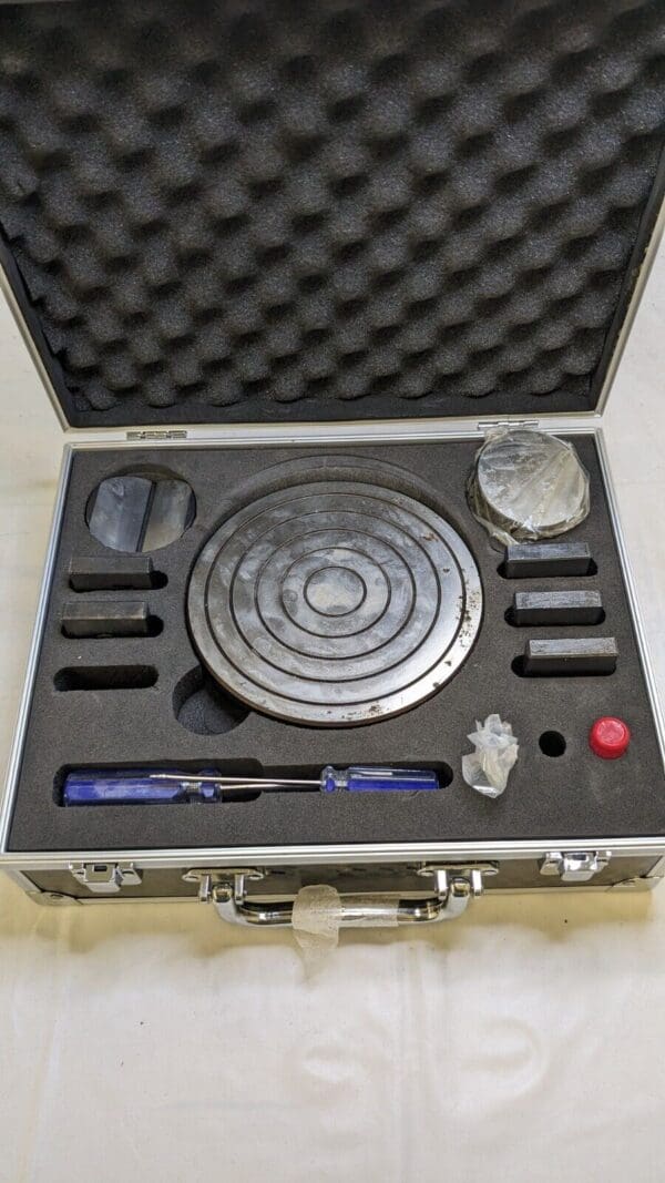 Rockwell A, B, C Bench Top Hardness Tester HR-150A Damaged