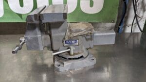 WILTON Bench & Pipe Combination Vise Reversible 8″ Jaw Width 28823 Damaged